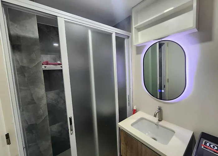 Jearl Cozy And Homey Penthouse With Balcony At Primeworld District Mactan Tower P 4*