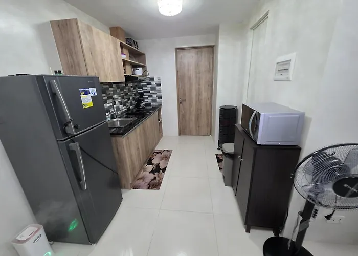 Jearl Cozy And Homey Penthouse With Balcony At Primeworld District Mactan Tower P 4*